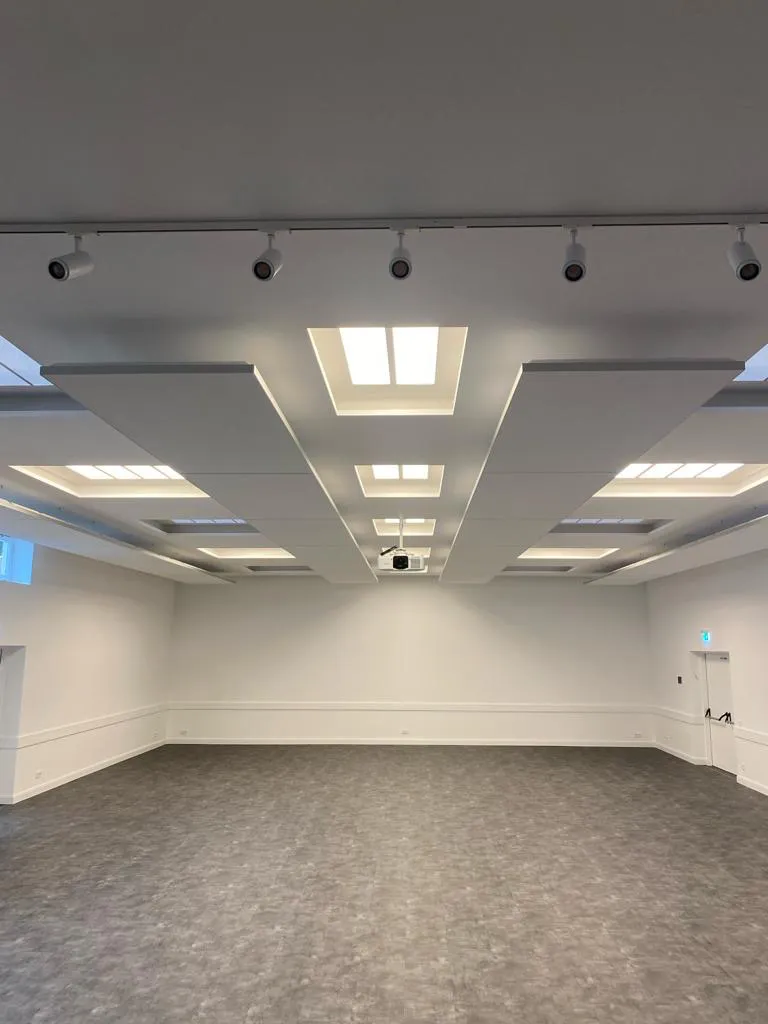 Akustiklösung im Norbert Prager Saal Hannover-Jüdische Gemeinde